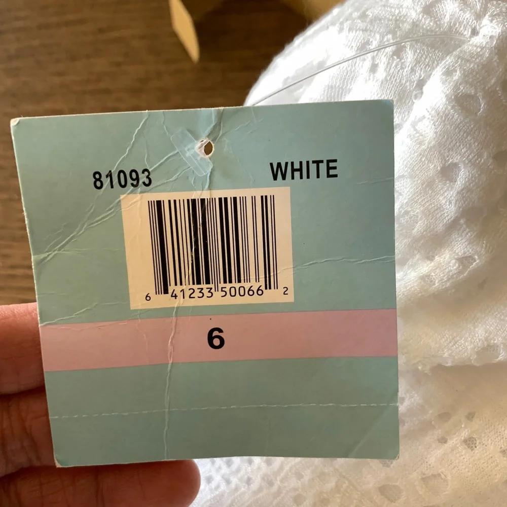 Suzi CHIN for Maggy Boutique Lace /Crochet White Strapless Dress Size 6 - Picture 8 of 10